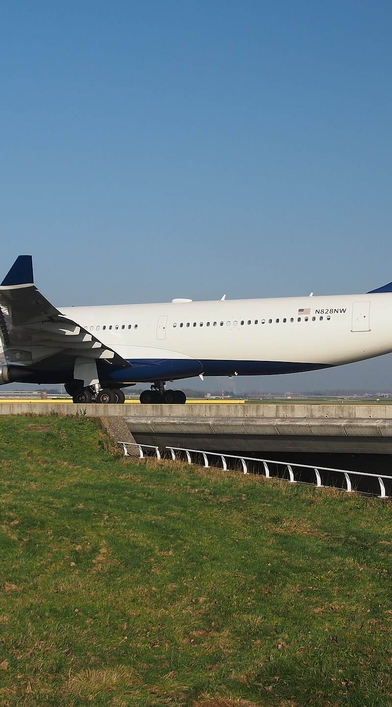 N828NW - Airbus