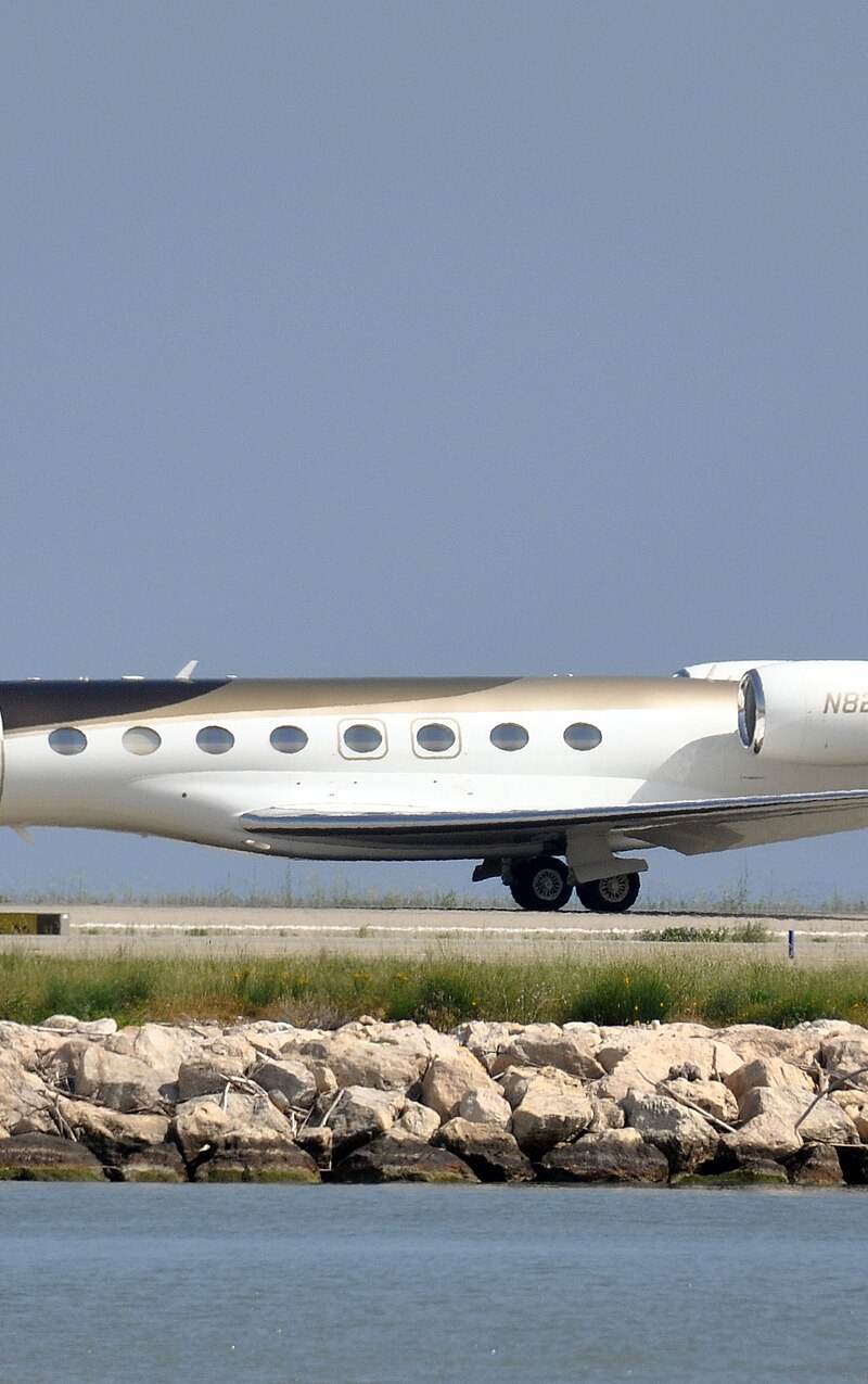 N828SN - Business jet