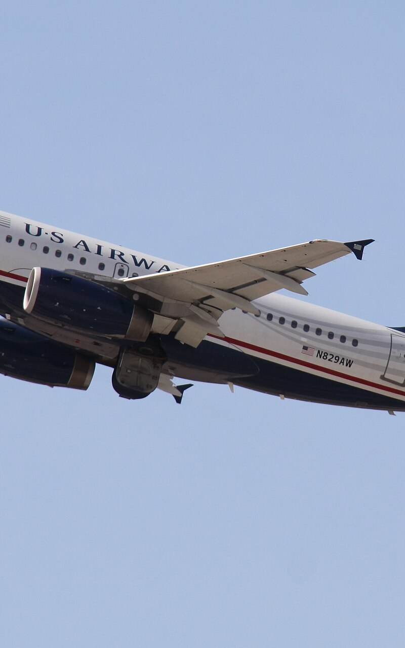 N829AW - Twin-engine aircraft