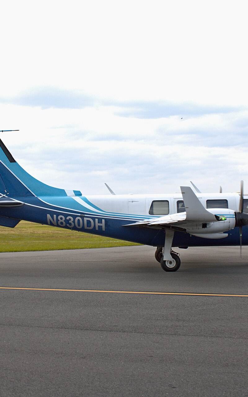 N830DH - Twin-engine aircraft