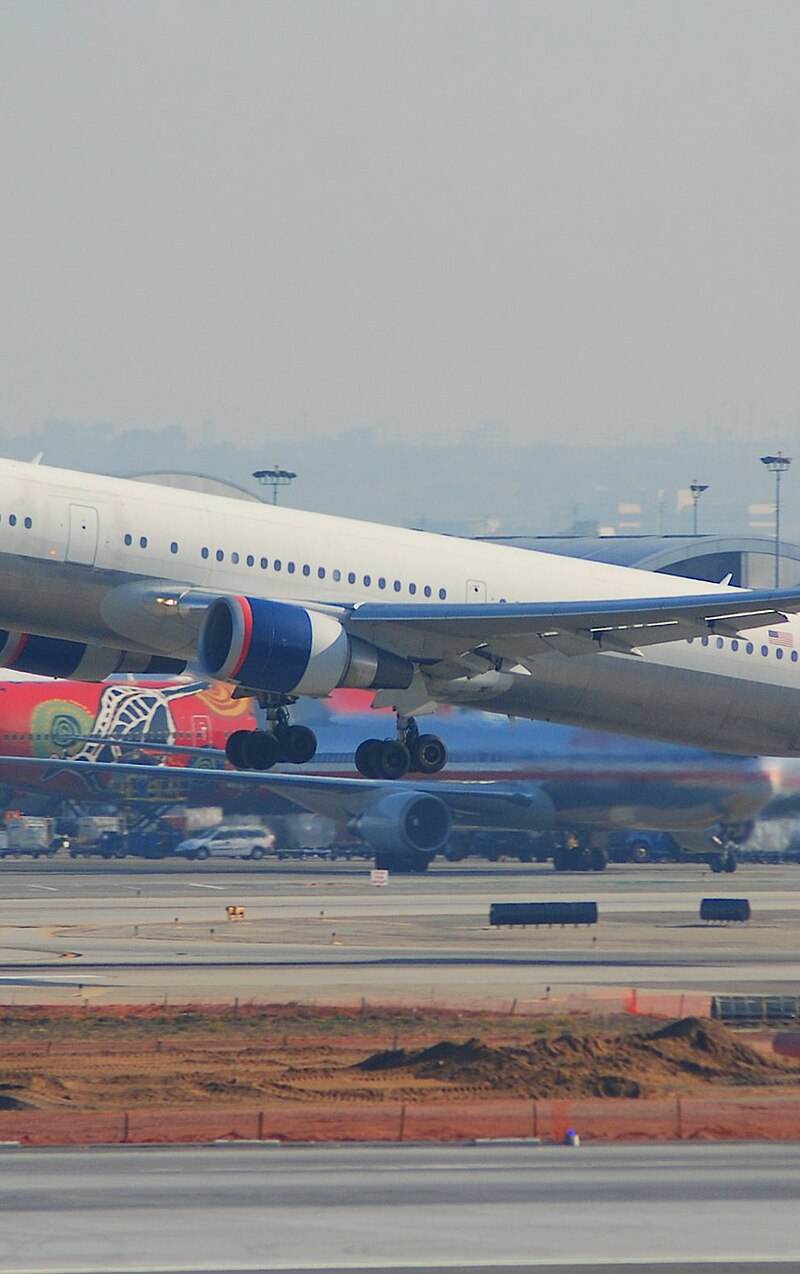 N830MH - Twin-engine aircraft