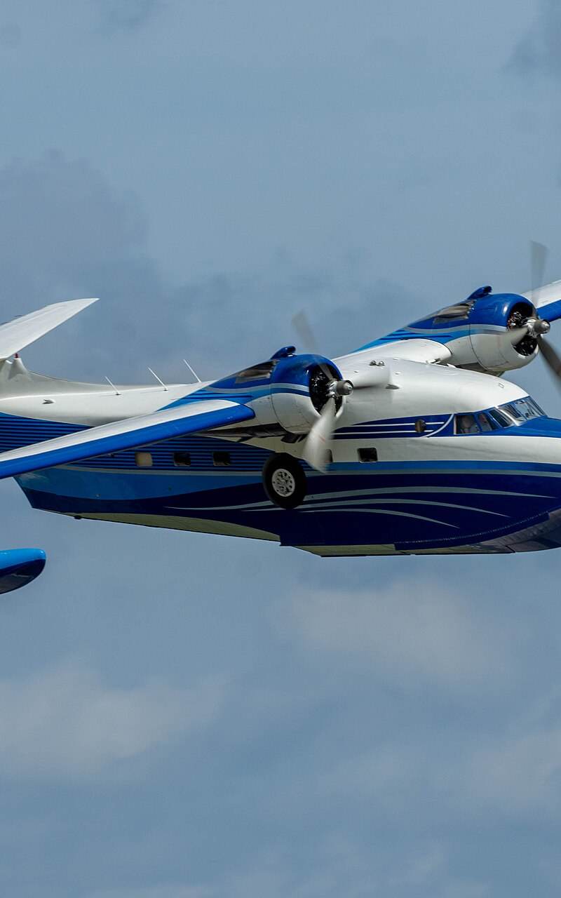 N98TP - Twin-engine aircraft