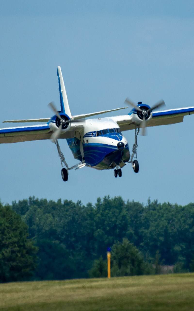 N98TP - Twin-engine aircraft