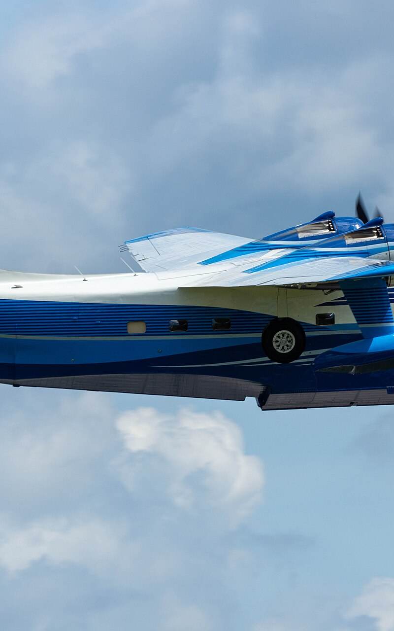 N98TP - Twin-engine aircraft