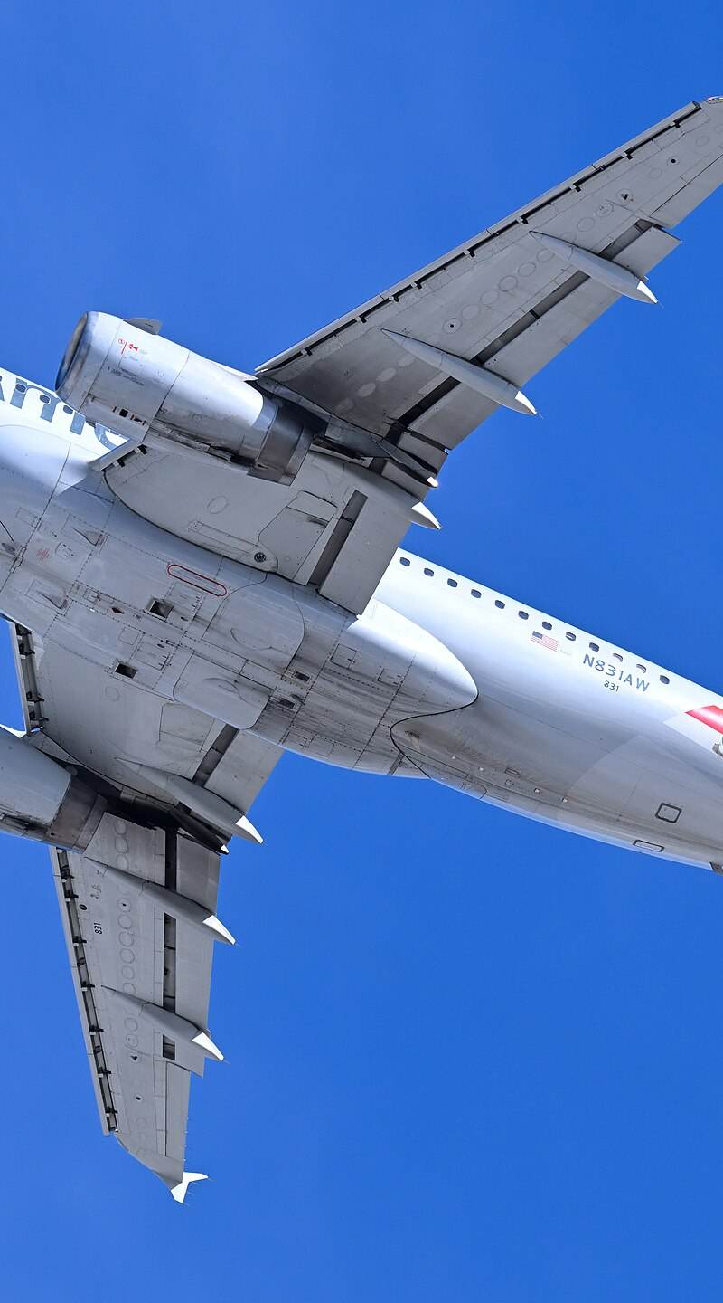 N831AW - Twin-engine aircraft