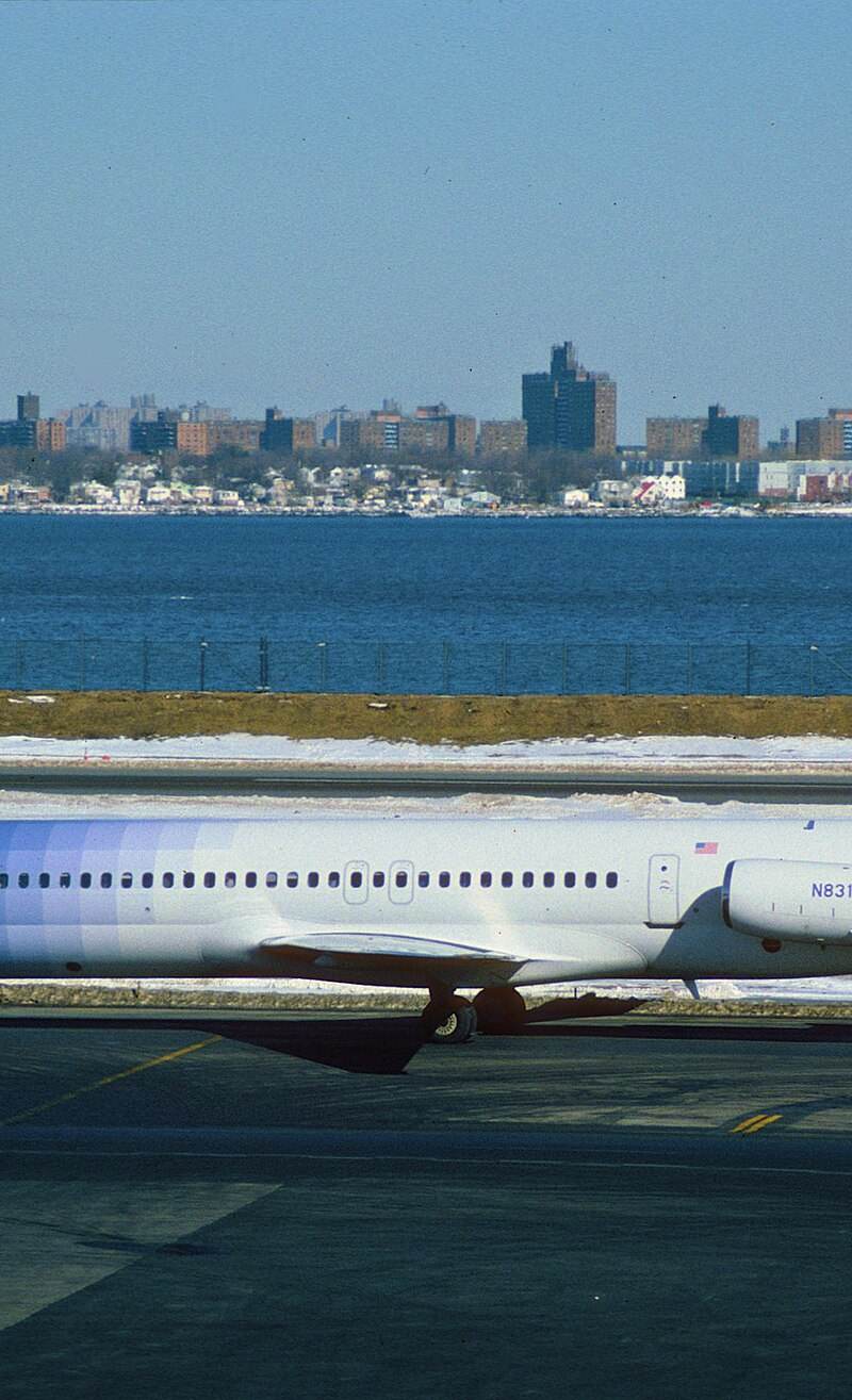 N831NK - Douglas