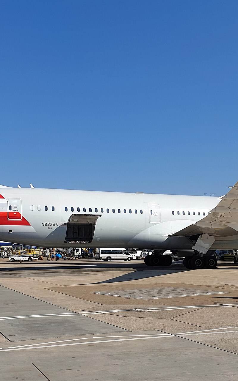 N832AA - Boeing