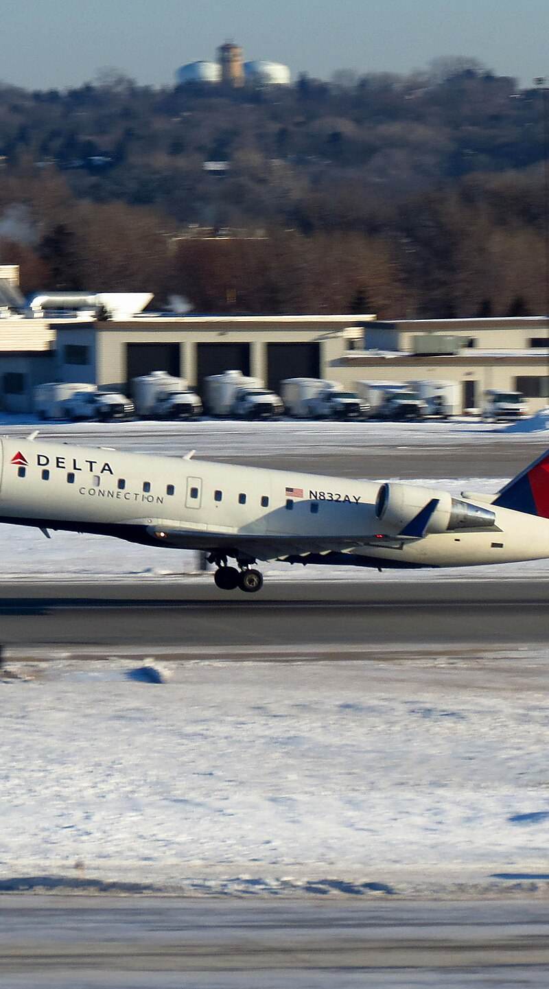 N832AY - Bombardier