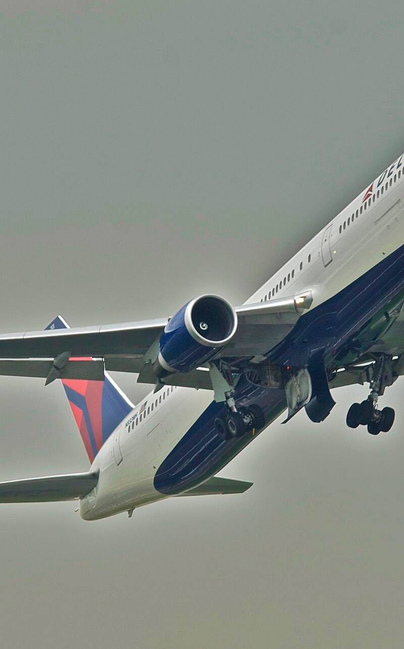 N832MH - Twin-engine aircraft