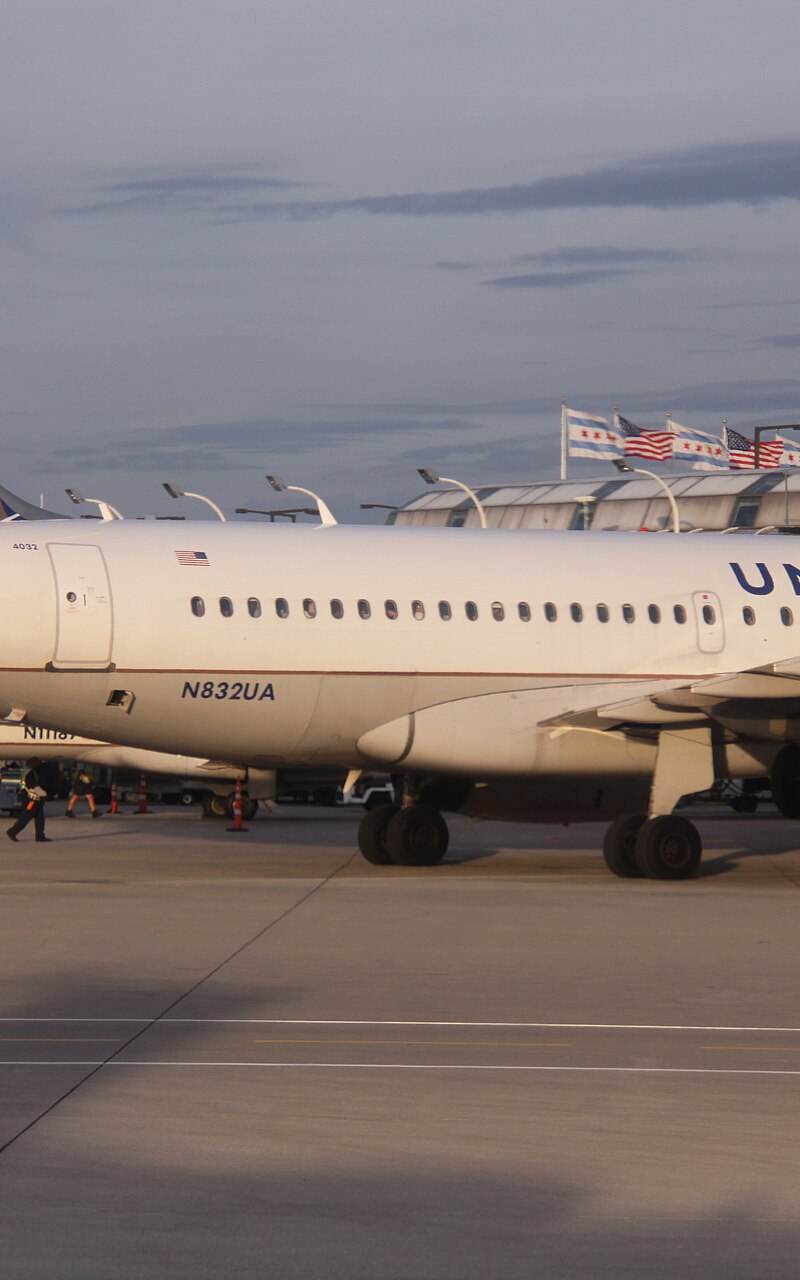 N832UA - Airbus