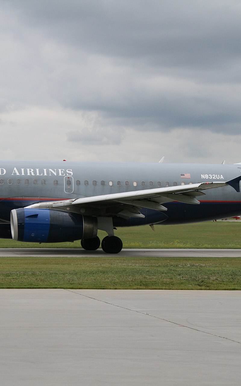 N832UA - Airbus