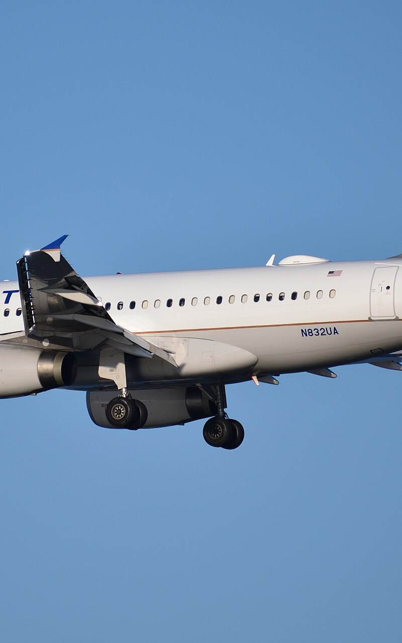 N832UA - Airbus