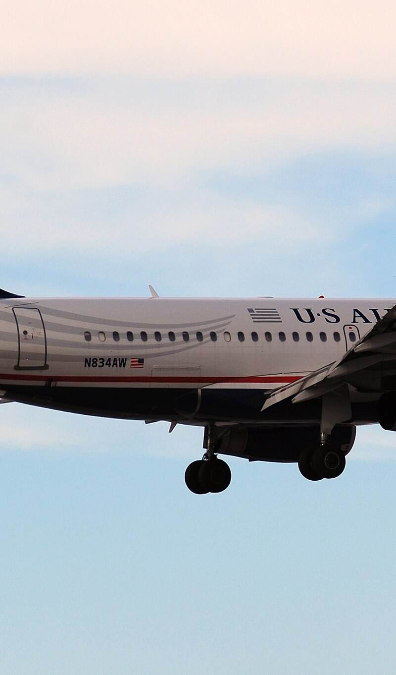 N834AW - Twin-engine aircraft