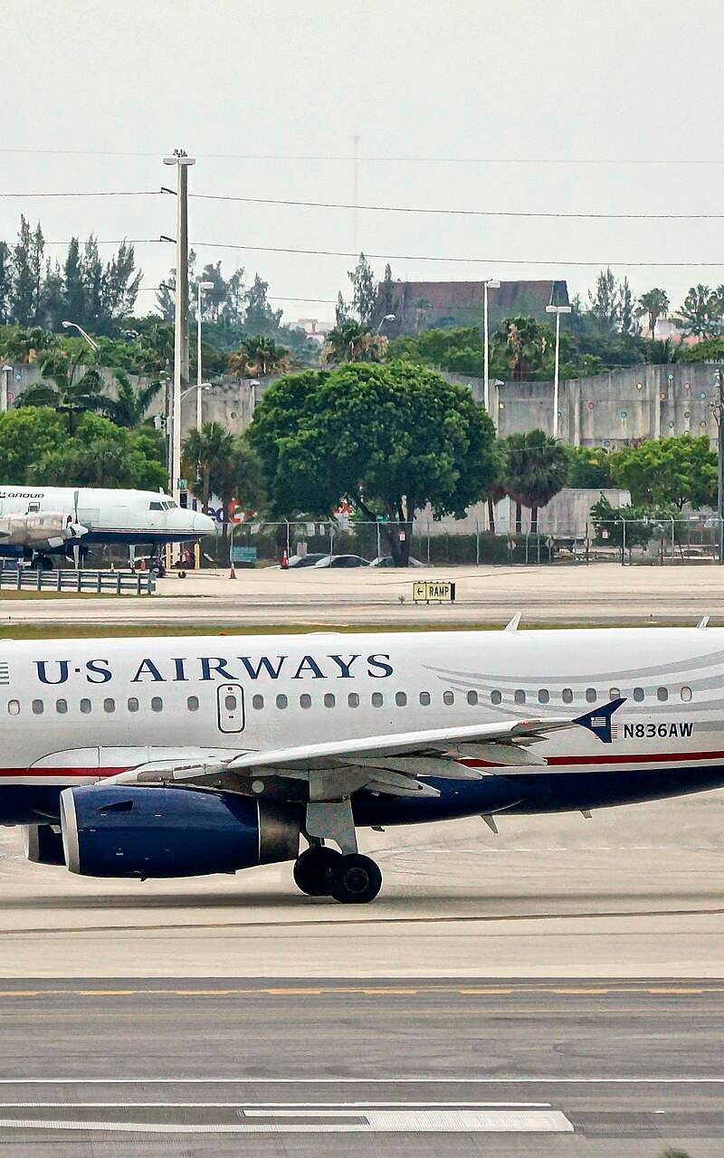 N181FL - Twin-engine aircraft