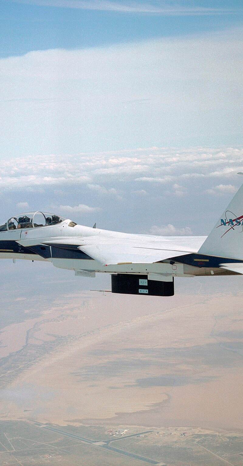 N836NA - Twin-engine aircraft
