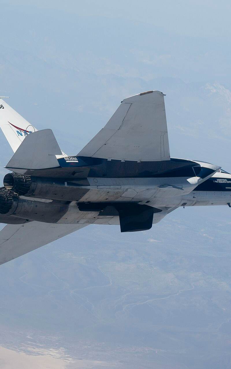 N836NA - Twin-engine aircraft