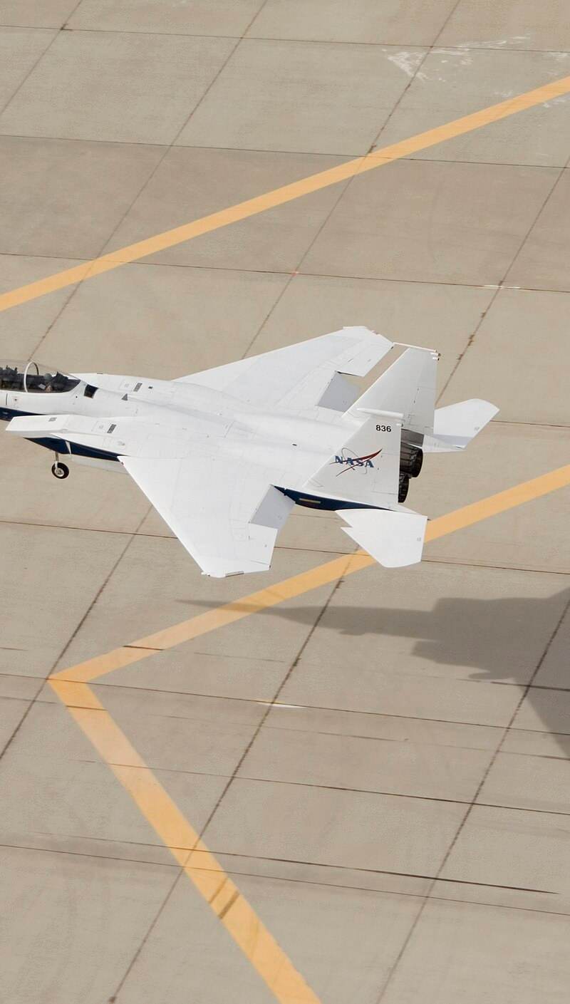 N836NA - Twin-engine aircraft