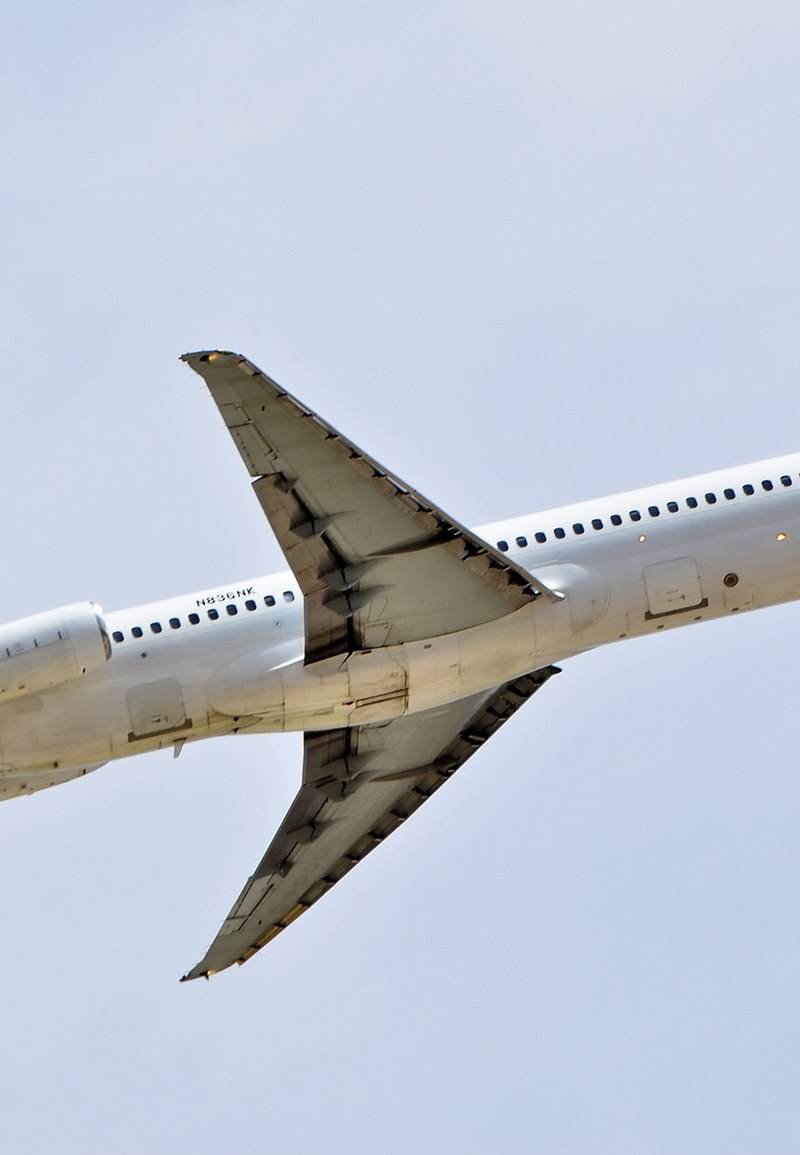 N836NK - Douglas