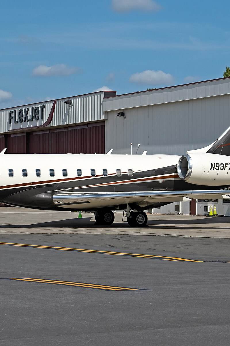 N93FX - Bombardier