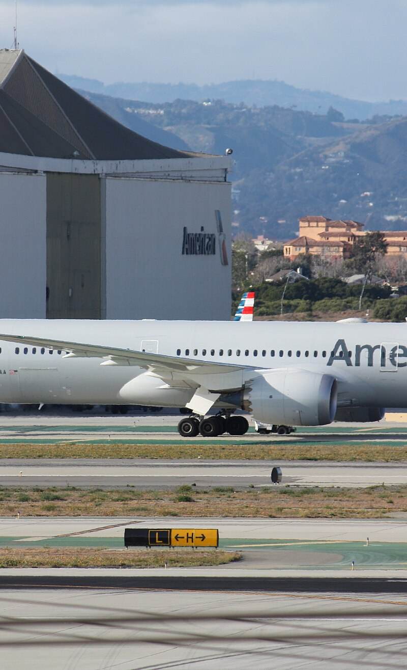 N838AA - Boeing