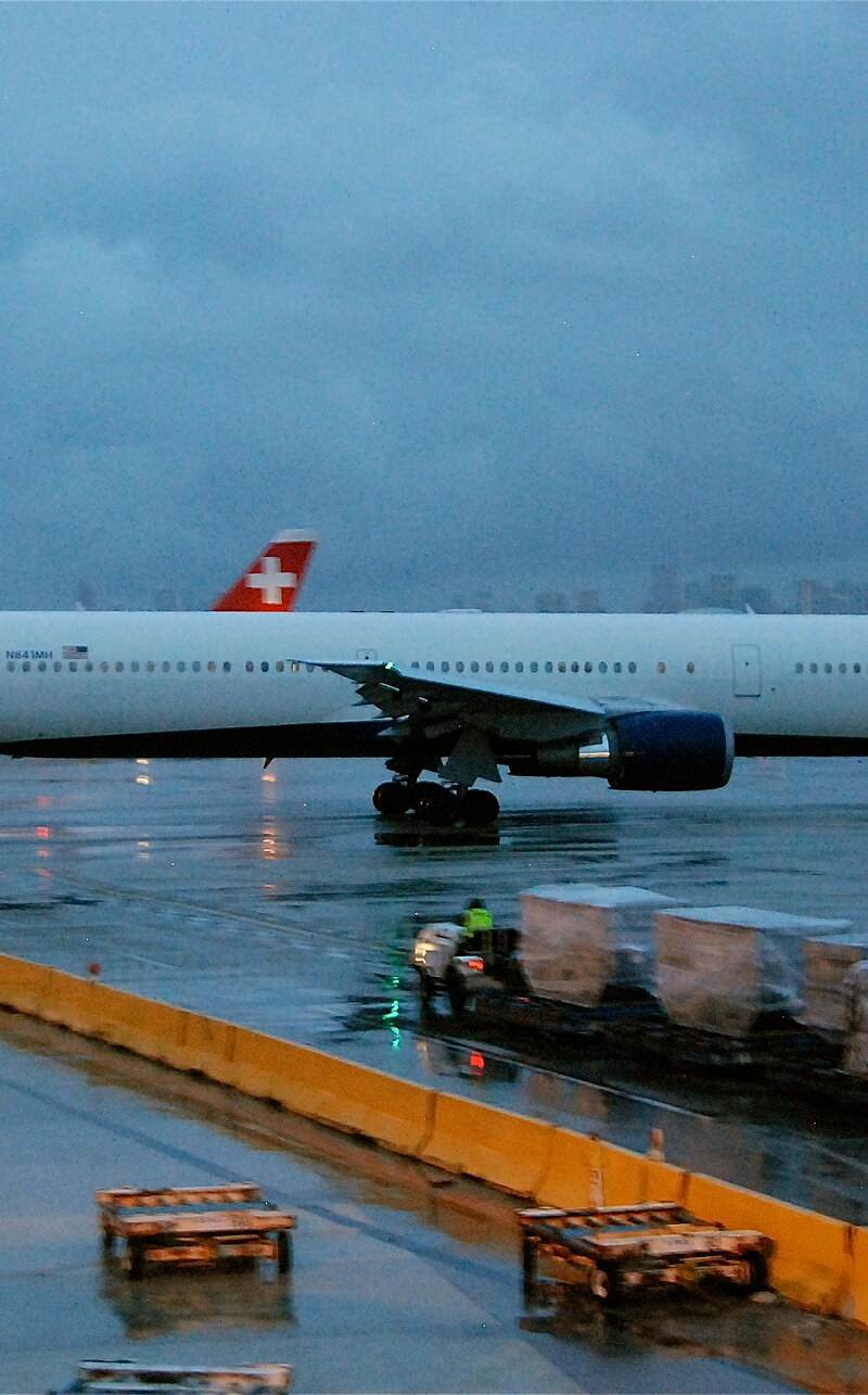 N841MH - Twin-engine aircraft
