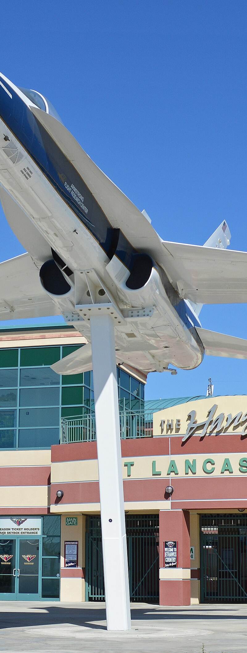 N842NA - Twin-engine aircraft