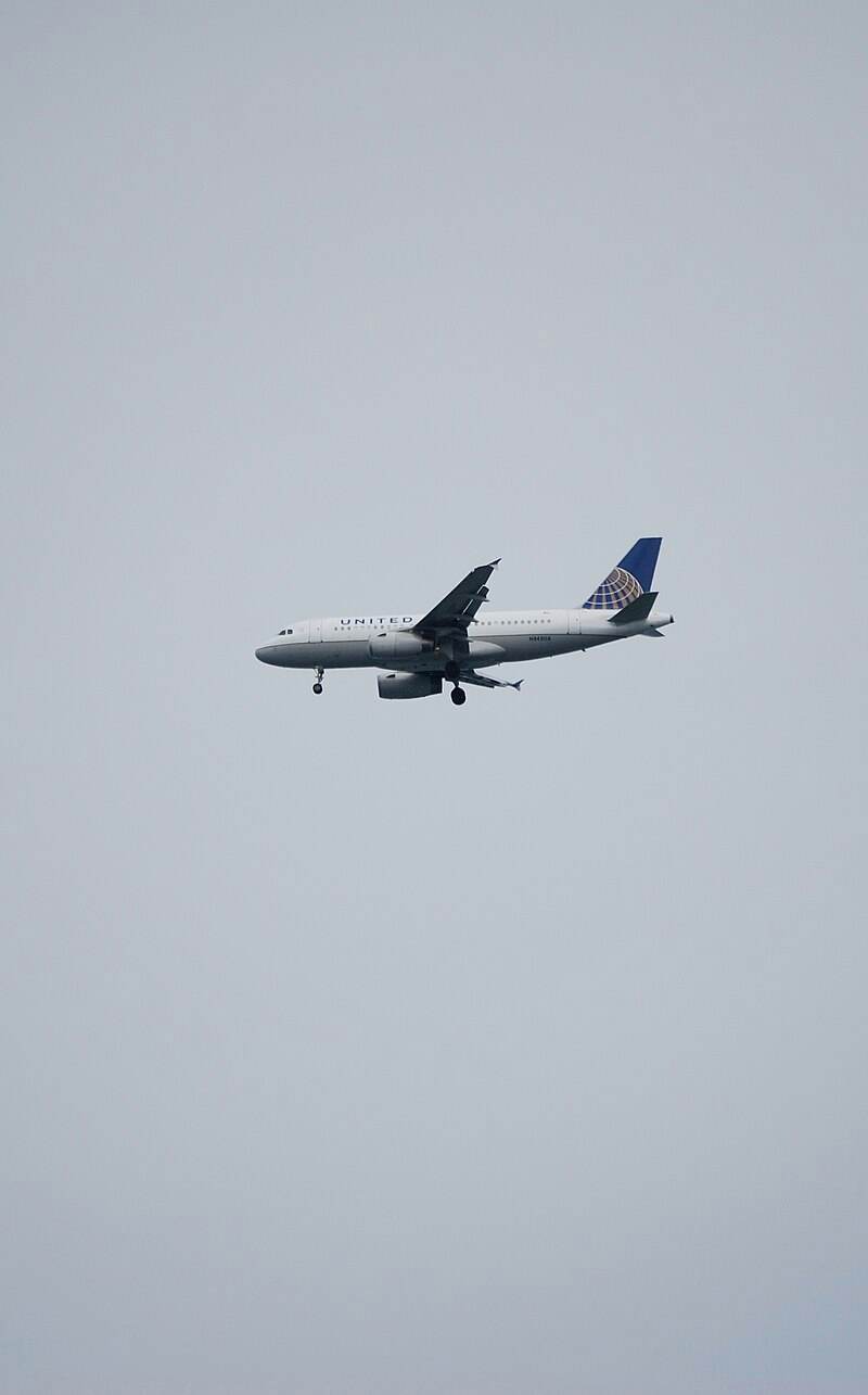 N842UA - Aircraft