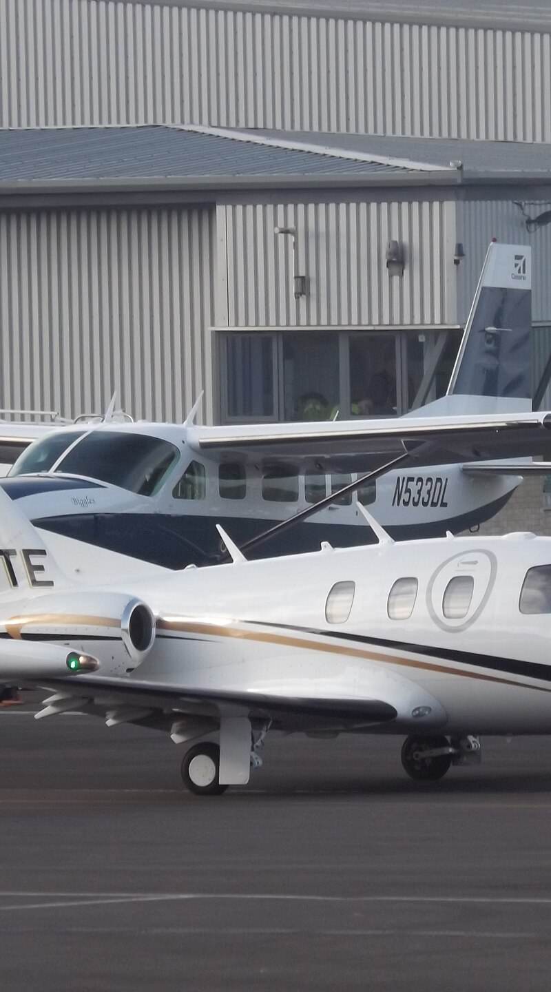 N843TE - Twin-engine aircraft