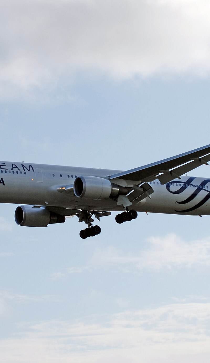 N844MH - Twin-engine aircraft