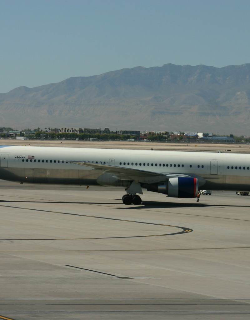 N844MH - Twin-engine aircraft