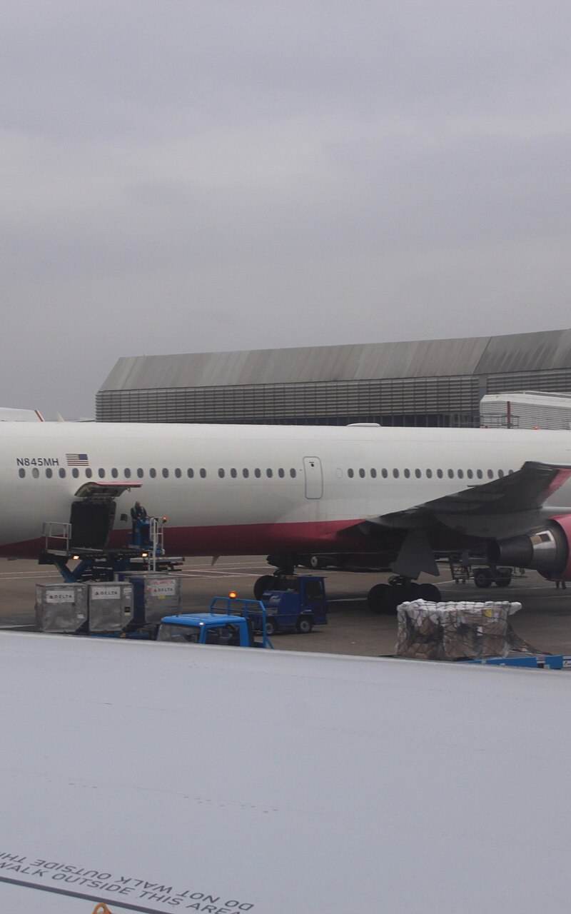 N845MH - Twin-engine aircraft