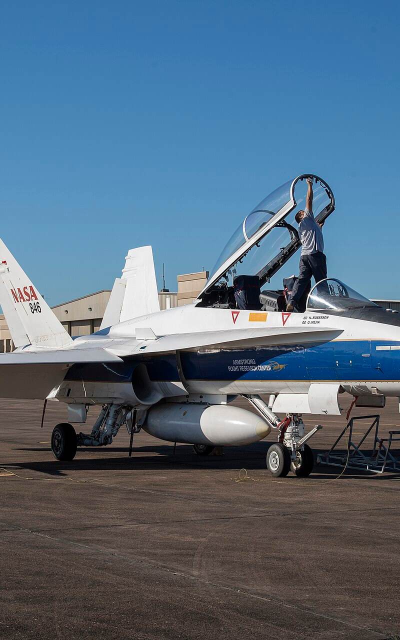 N846NA - Twin-engine aircraft