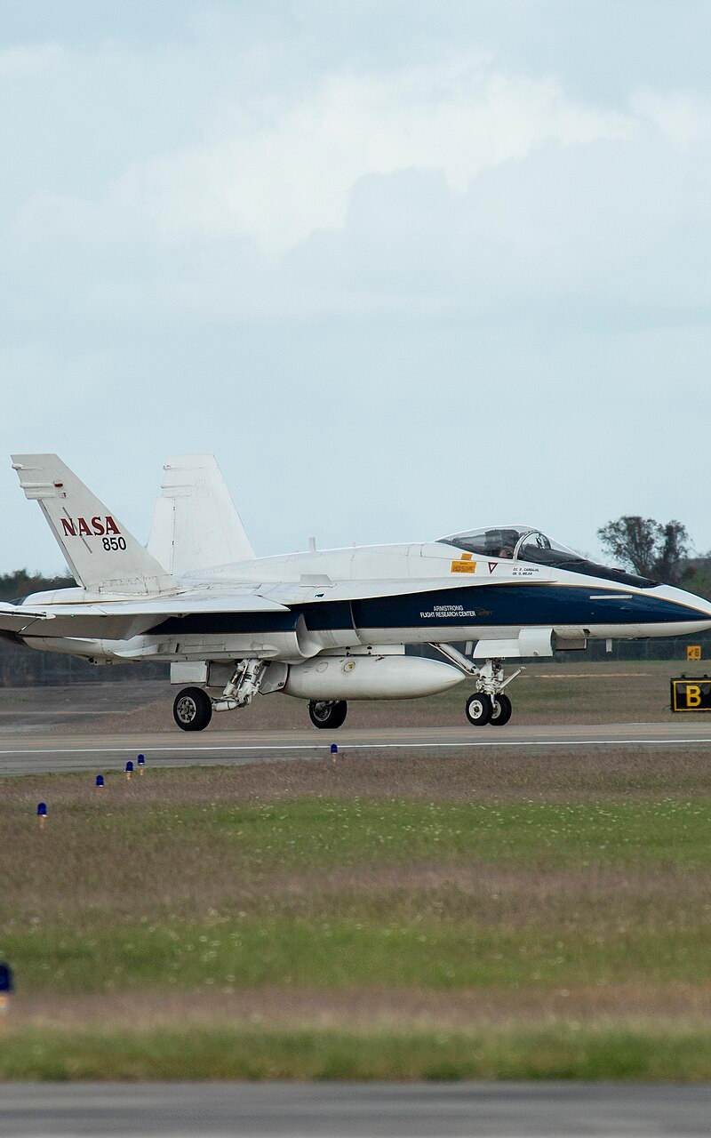 N846NA - Twin-engine aircraft