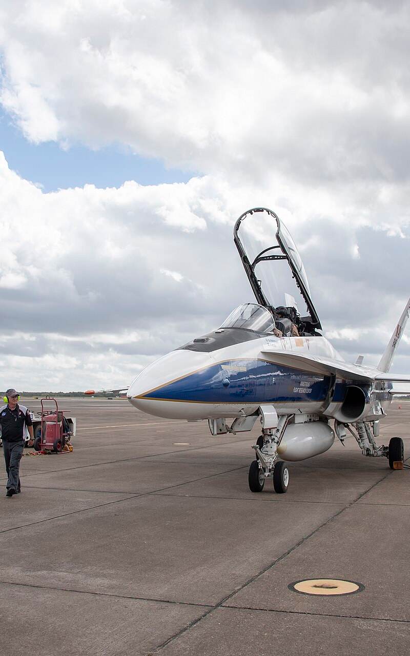 N846NA - Twin-engine aircraft