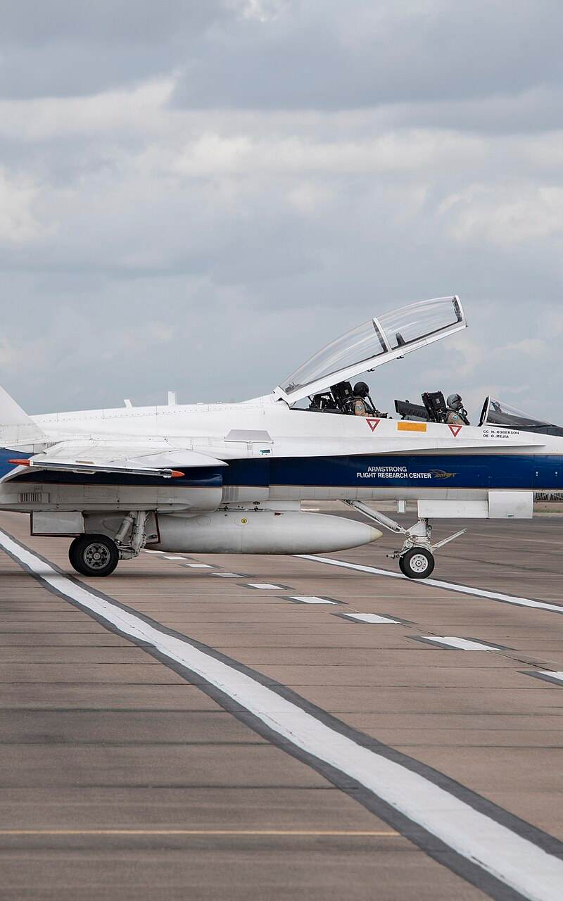 N846NA - Twin-engine aircraft