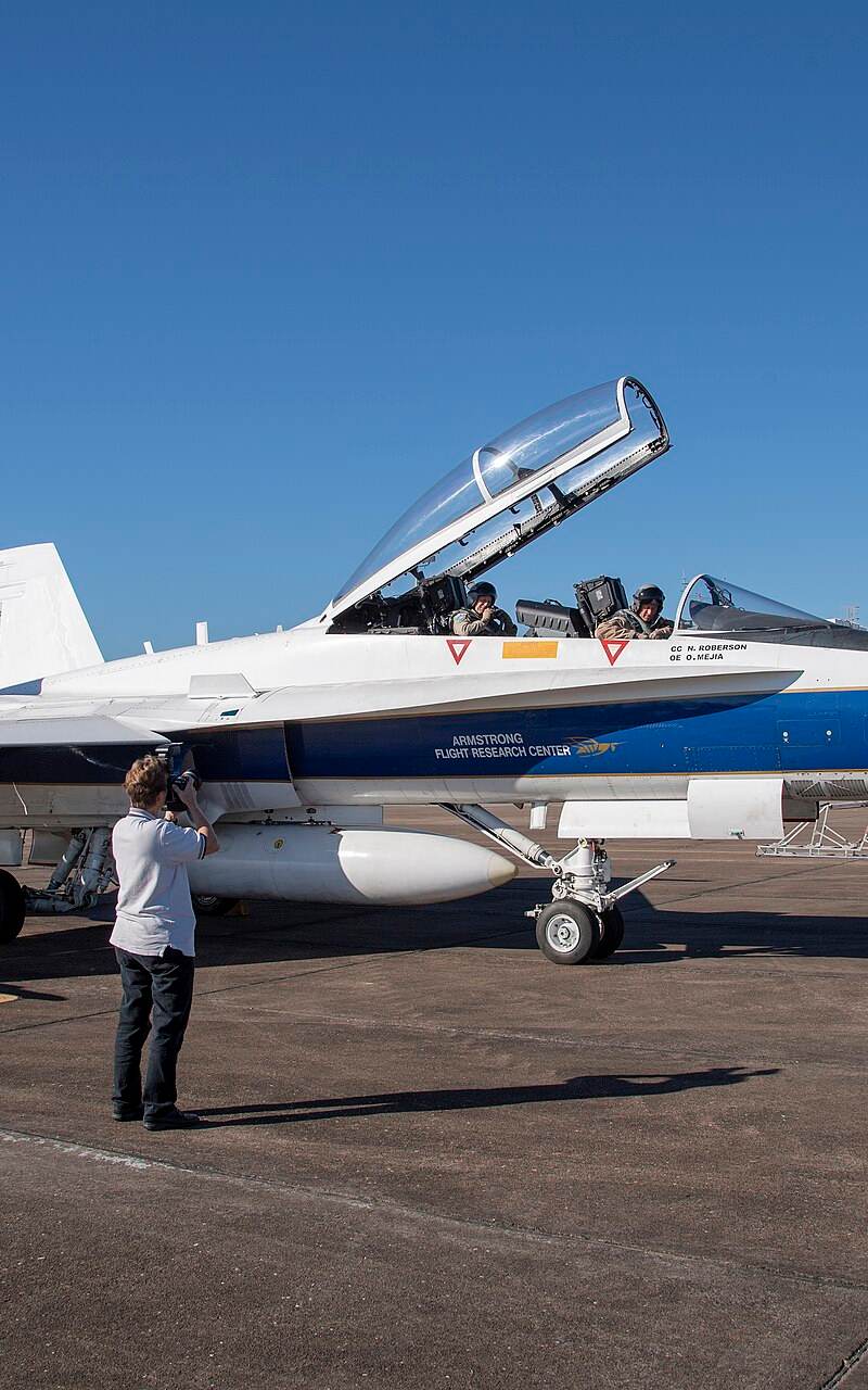 N846NA - Douglas