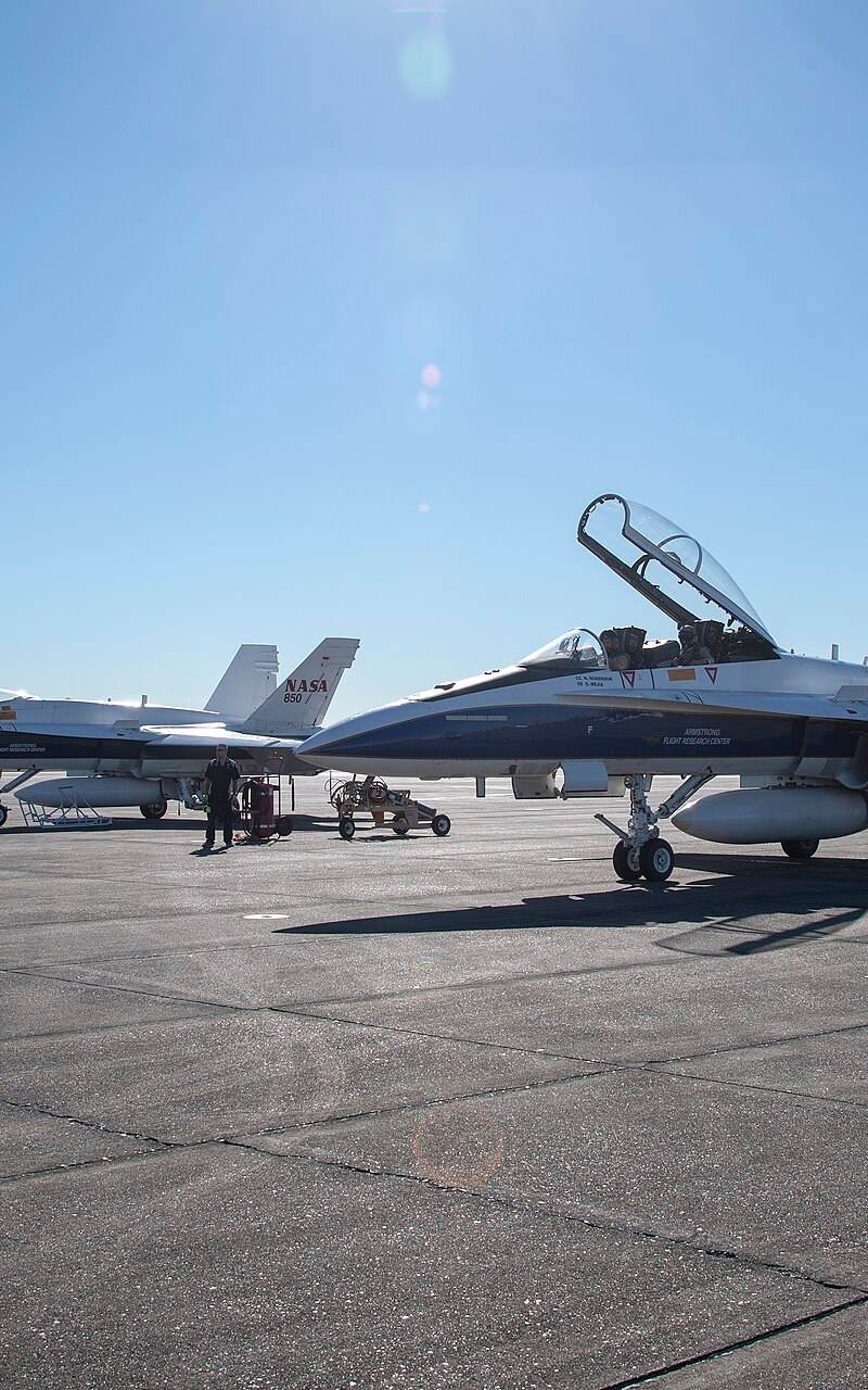 N846NA - Twin-engine aircraft
