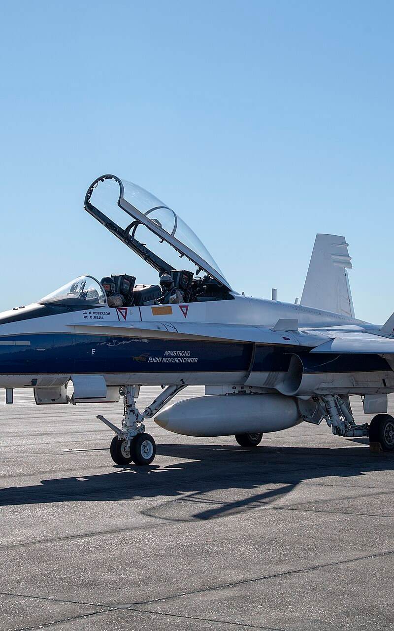 N846NA - Twin-engine aircraft