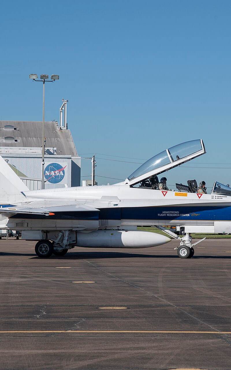 N846NA - Twin-engine aircraft