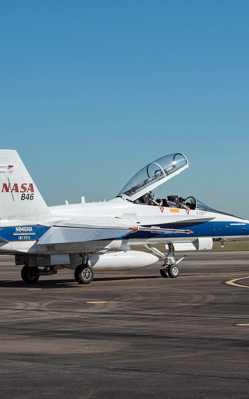 N846NA - Twin-engine aircraft