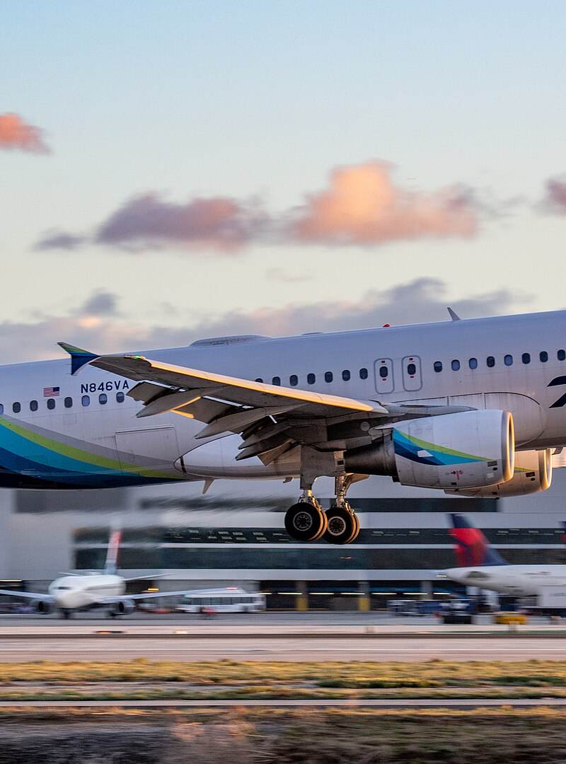 N846VA - Twin-engine aircraft