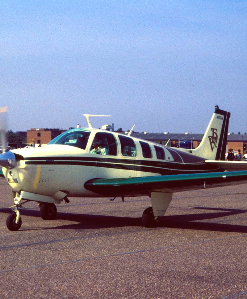 N100HV - Beechcraft