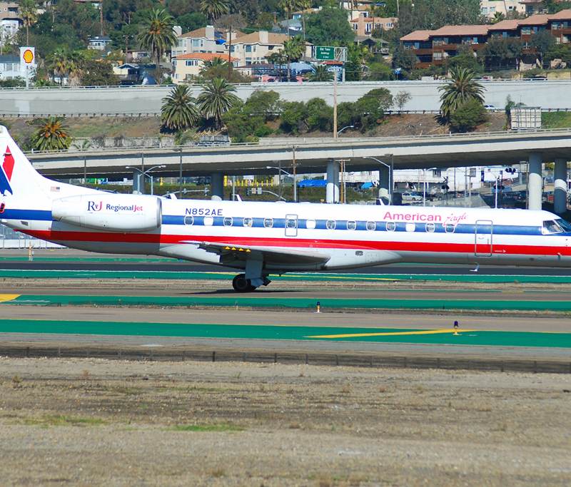 N852AE - Embraer