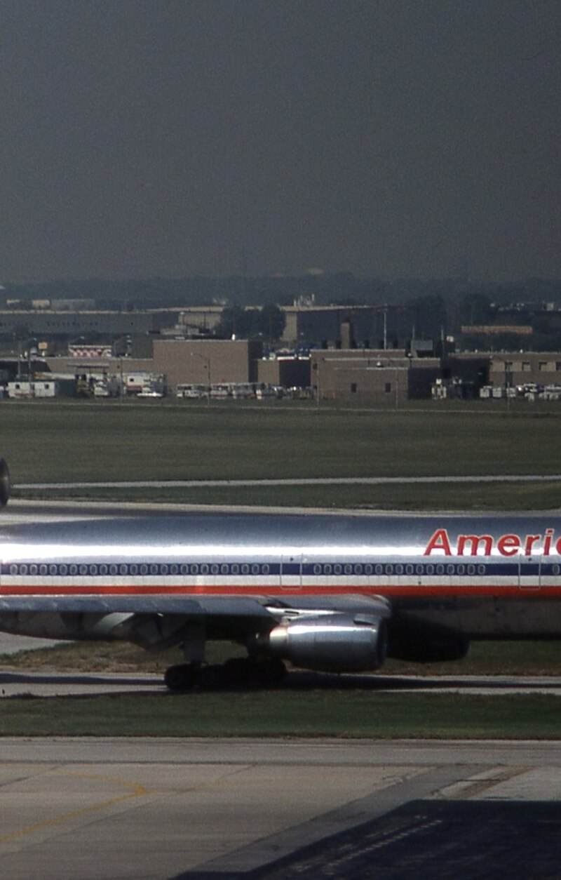 N101AA - Douglas