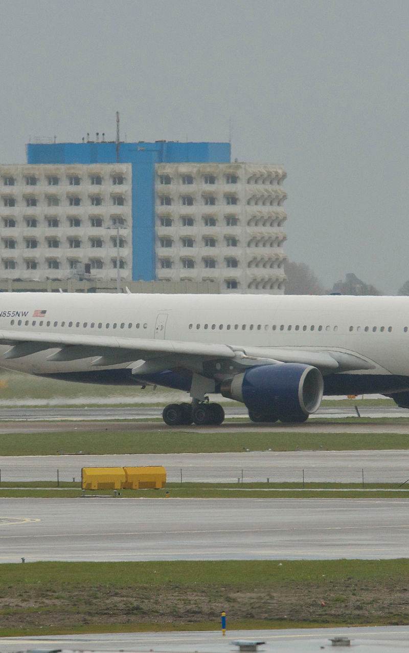 N855NW - Twin-engine aircraft