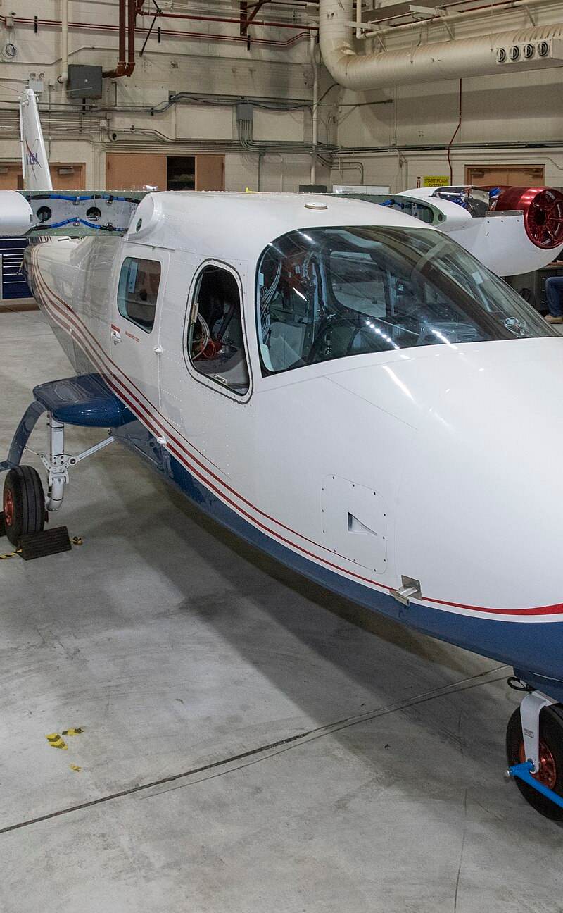 N857NA - Twin-engine aircraft