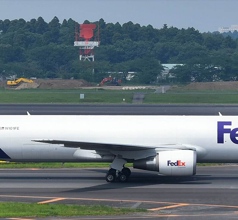 N101FE - Twin-engine aircraft