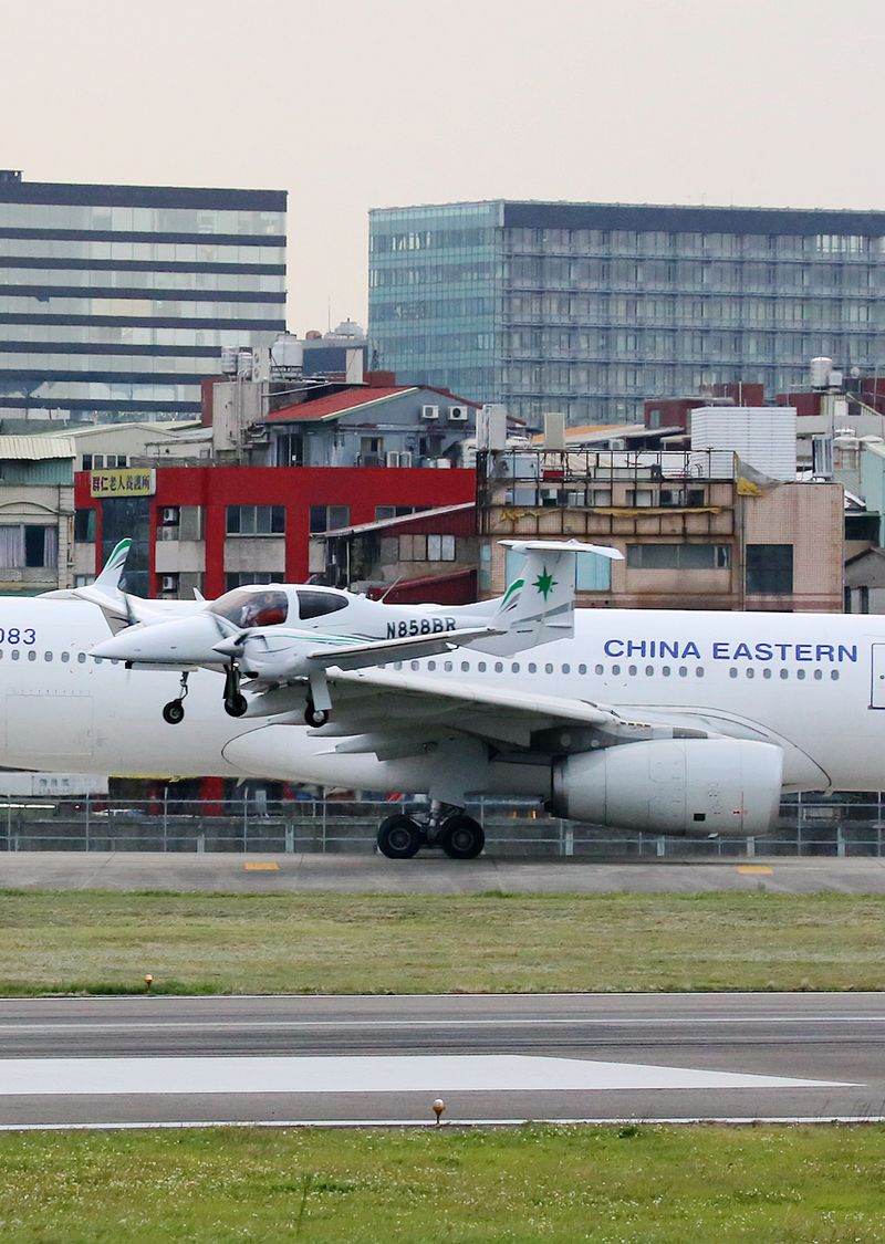 N858BR - Airbus