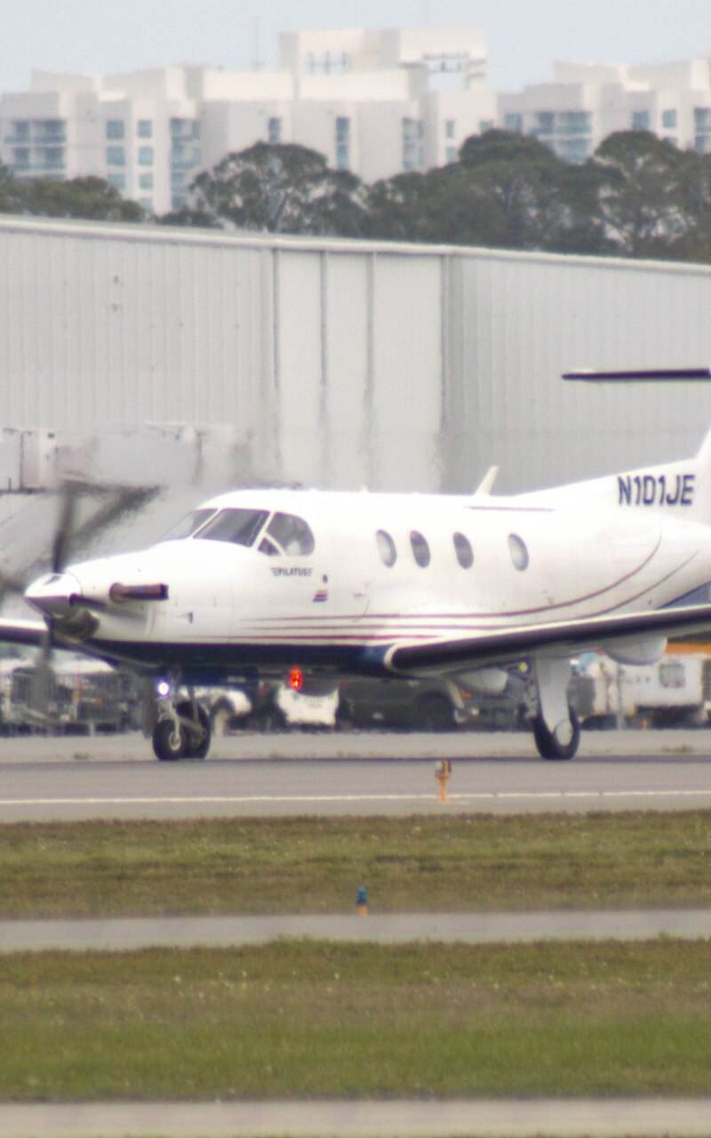 N101JE - Pilatus