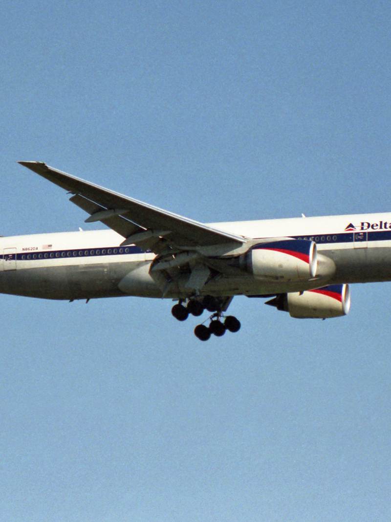 N862DA - Twin-engine aircraft